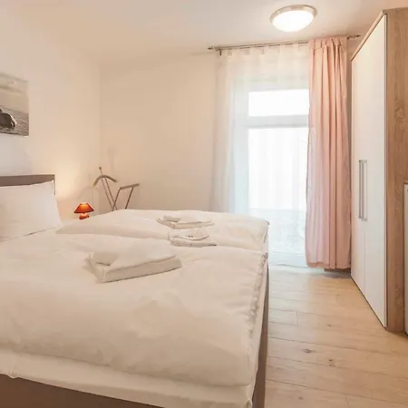 アパート Ostseebad, Sellin, Ruegen, Ferienwohnung, Villa Louisa *