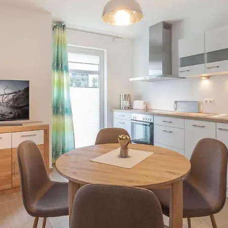 Ostseebad, Sellin, Ruegen, Ferienwohnung, Villa Louisa * ゼリン