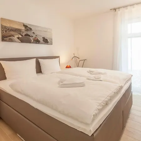 Ostseebad, Sellin, Ruegen, Ferienwohnung, Villa Louisa ゼリン